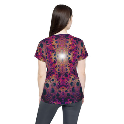 Corner detail of the "Fractaleon" all-over print on the women's sport tee.