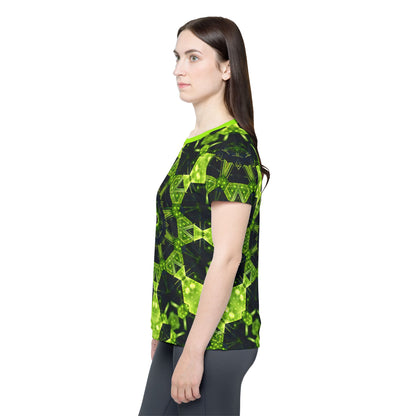 'Geocomb' sport tee for women, corner view showing the hem and seam.