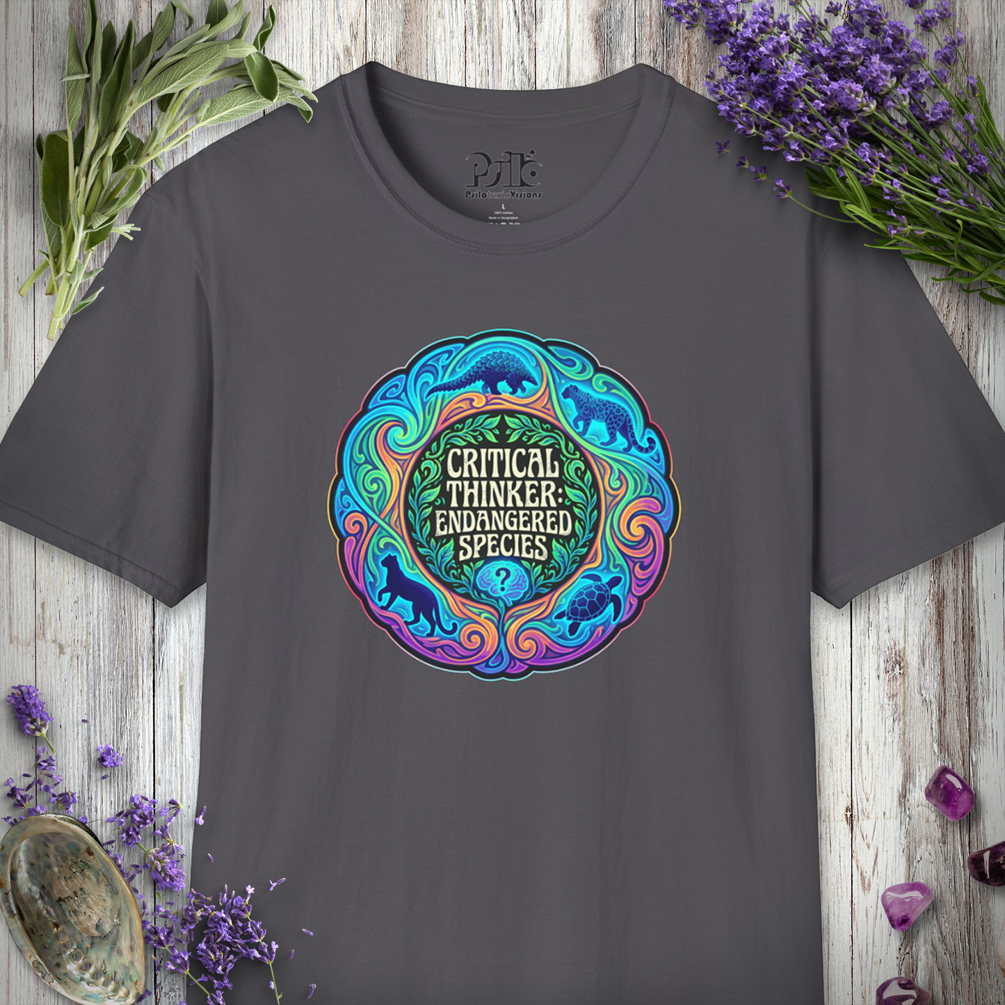 "Critical Thinker Endangered" T-SHIRT