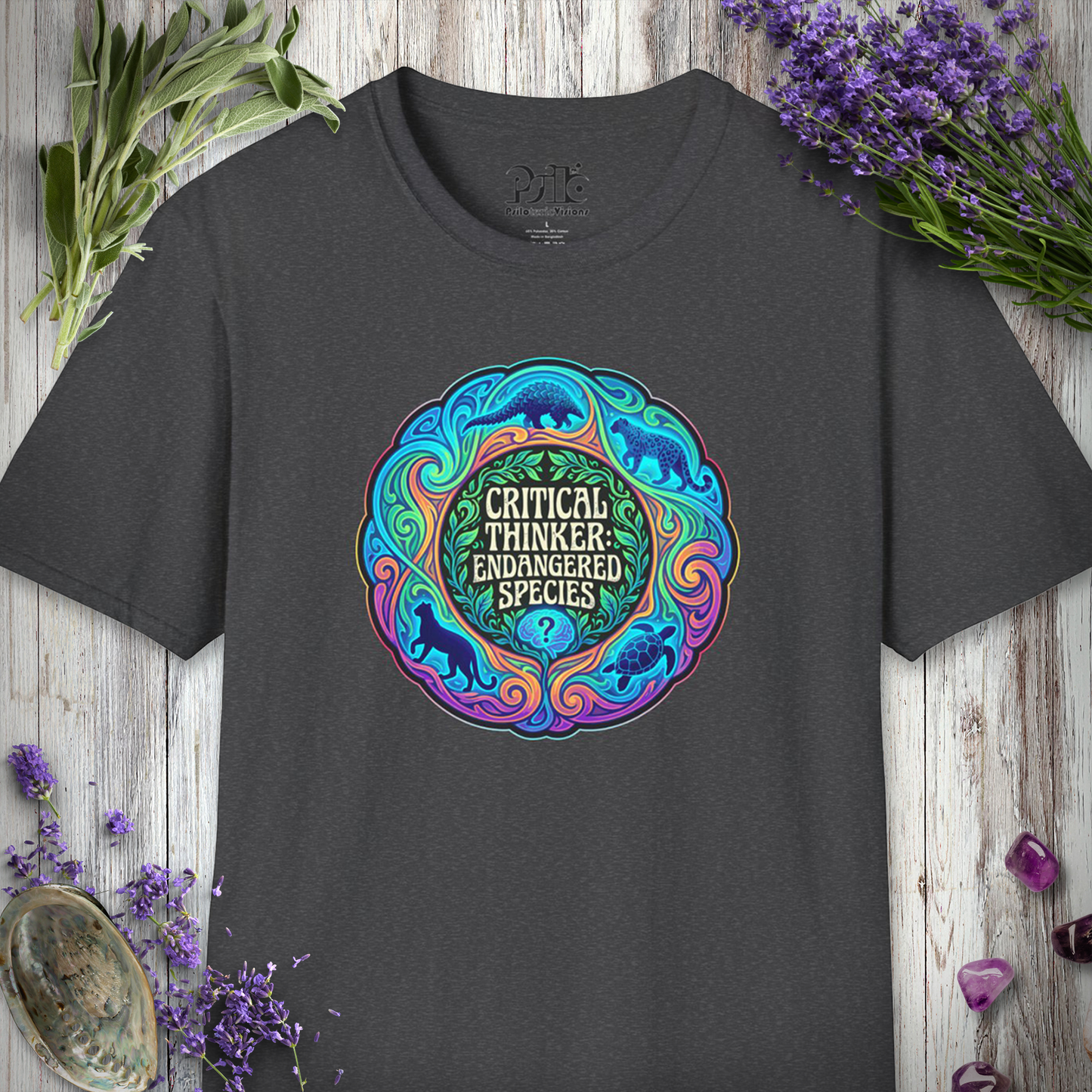 "Critical Thinker Endangered" T-SHIRT