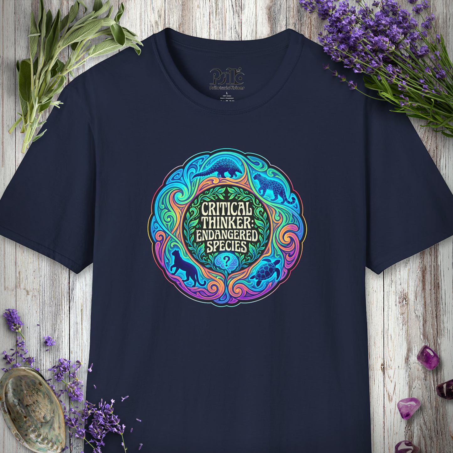 "Critical Thinker Endangered" T-SHIRT
