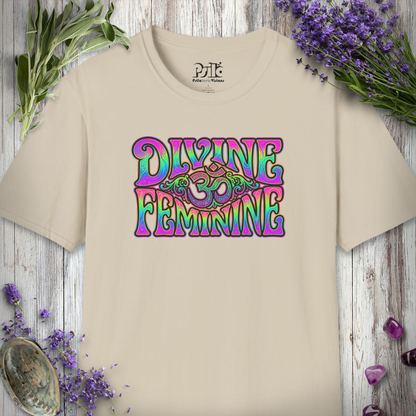 "Om Devine Feminine" T-SHIRT