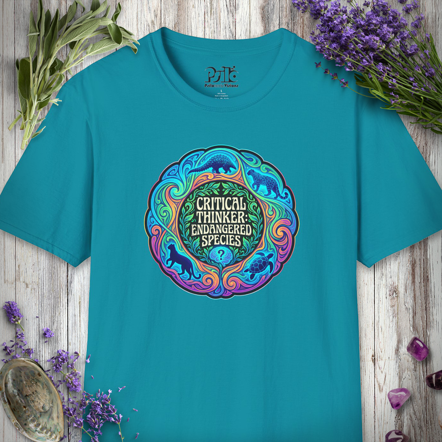 "Critical Thinker Endangered" T-SHIRT
