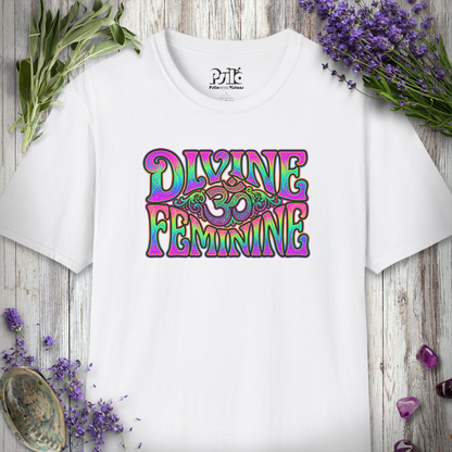 "Om Devine Feminine" T-SHIRT