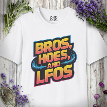 "Bros Hoes & LFOs" T-SHIRT