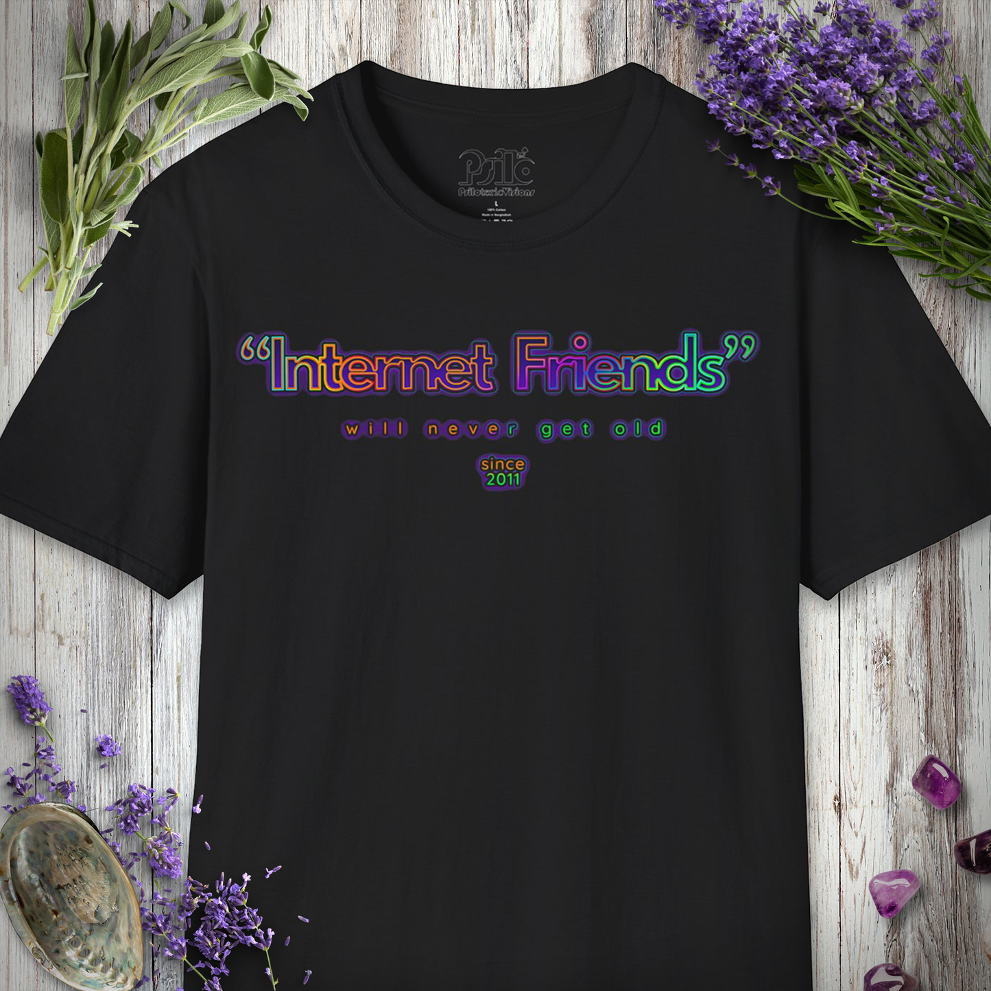 "Internet Friends" T-SHIRT