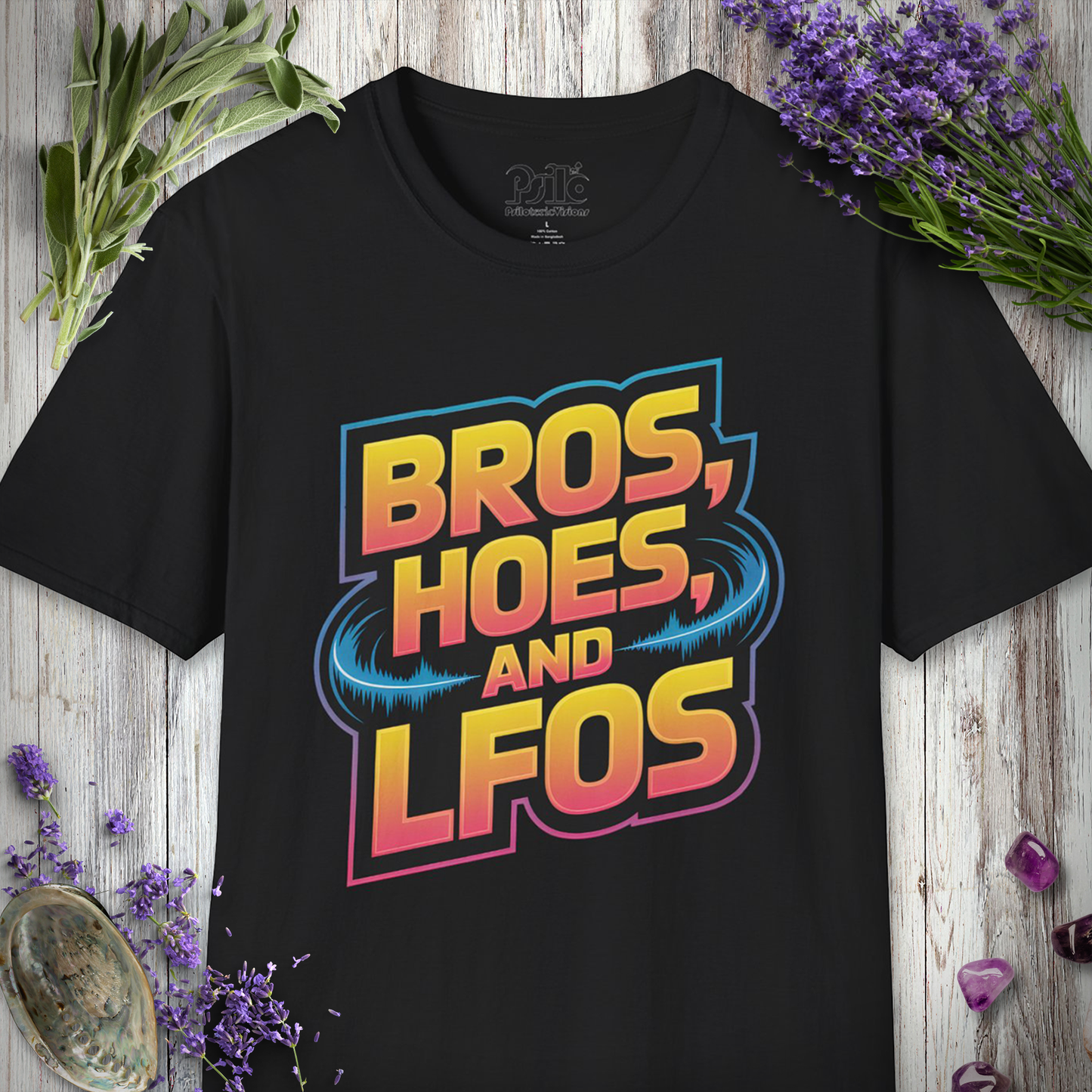 "Bros Hoes & LFOs" T-SHIRT