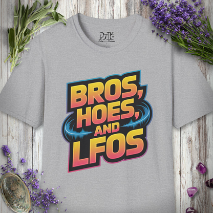 "Bros Hoes & LFOs" T-SHIRT