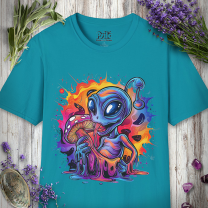 Trippy Alien w/ Mushroom T-SHIRT